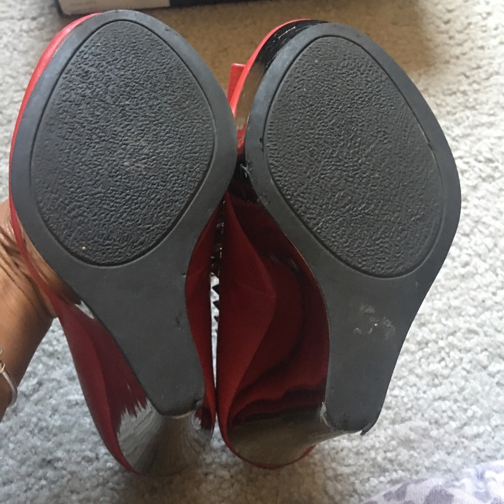 Sexy red Wild Pair “rocker chick” spiked wedges - Picture 7 of 8